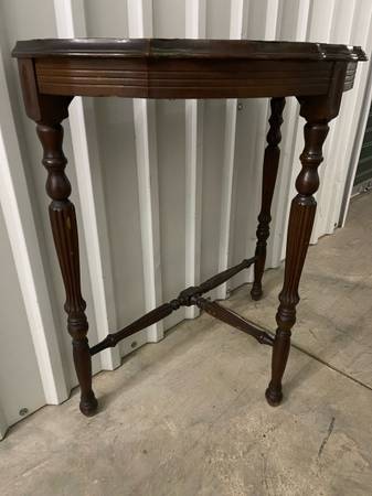 Half Moon Table - $25 (Gulf Breeze)62961761934979123