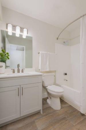 $1,393 / 2br - 1006ft2 - Stainless Steel Appliances, Designer Finishes, Quartz Counters (North Phoenix)64024988838787124