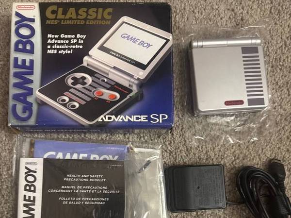 CIB GBA SP Classic NES Limited Edition 1