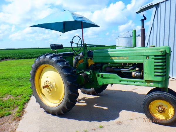 John Deere B tractor. 1