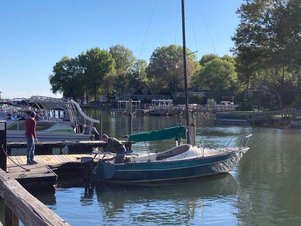 Ranger 20 ft Sailboat 1