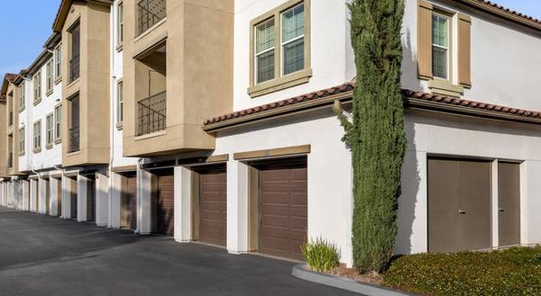 $2,924 / 1br - 730ft2 - Privacy Gates with Remote Access, High Ceilings, 1 Bed (12257 Heritage Springs Dr, Santa Fe Springs, CA)63659901241731123