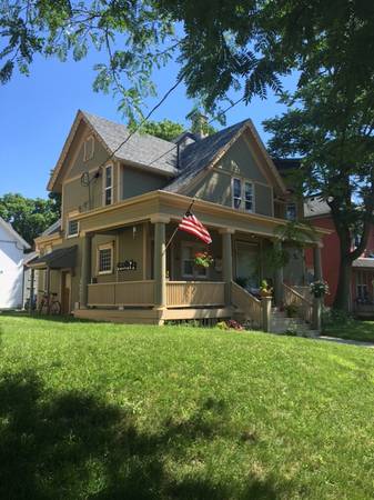 $995 / 2br - 313 W Grand #4 Very Clean 2 bedroom upper with HEAT INCLUDED. (Beloit)63846720980353122