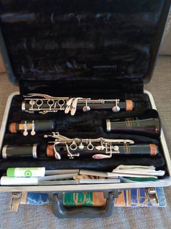 Bundy Clarinet 1