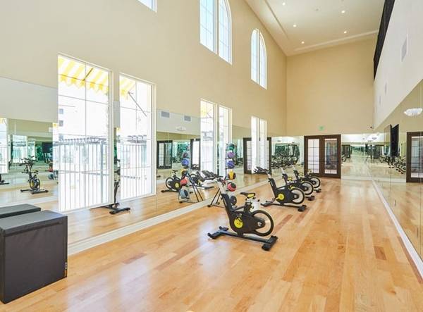 $2,599 / 2br - 971ft2 - Resident Service Staff, Microwave, 2 Bed (2615 E Date Palm, Ontario, CA)64028083276675120
