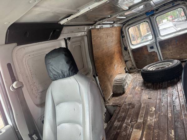 Ford E250 2011 - $4400 (BAJOS KILOMETRAJE)63614802245761123