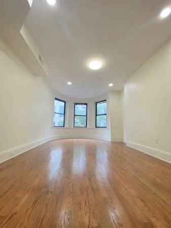 $2,900 / 1br - 800ft2 - Spacious. Granite/Stainless. Marble. Central Air. Washer/Dryer in-unit (Back Bay)63828338772995120