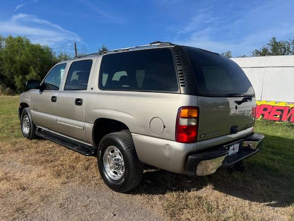 2000 Chevrolet Suburban 2500 LS 2WD 6.0L - $8,970 (New Braunfels)63439654825217122