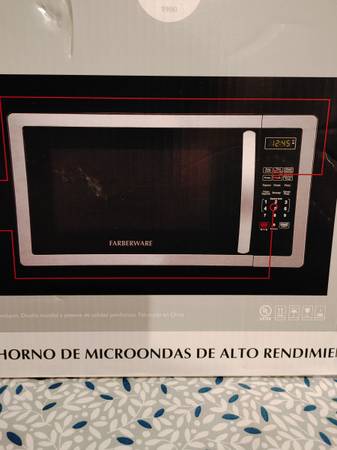 *REDUCED*New* Farberware Classic 1000W 1.1 CU-FT Microwave 1