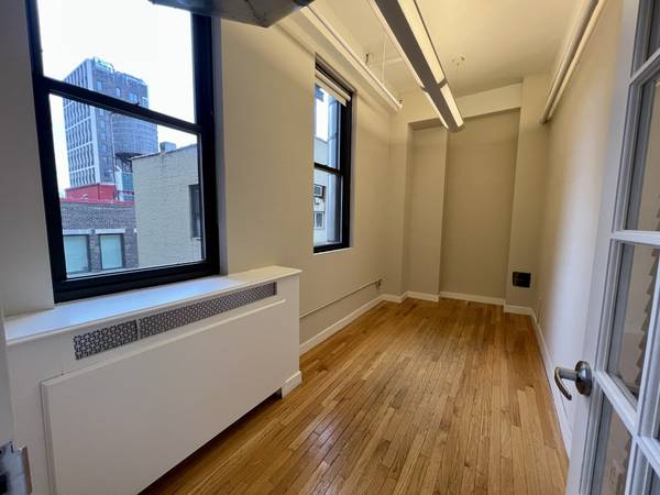 $8,500 / 800ft2 - Amplio despacho con sala de reuniones adjunta - ¡Suite de 2 habitaciones! (Flatiron)63854479650817121