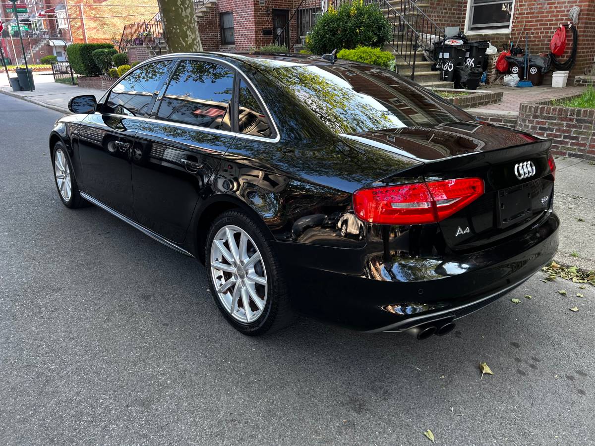 2016 Audi A4 2.0 Quattro premium plus