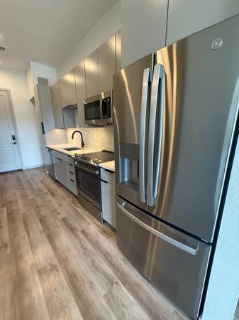 $1,345 / 480ft2 - BEst Studio Downtown!! Move in Today!!! (Downtown, Colorado Springs)63668452799107124
