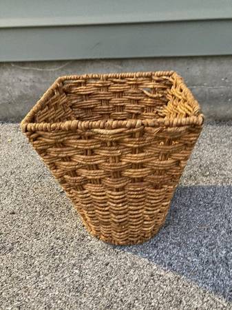 Hand Woven Wicker Trash Basket 1