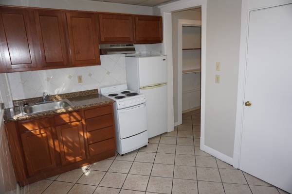 $1,350 / 2br - Closet Space Galore!!🚪👕👠 (Pittsburgh)64013532230914124