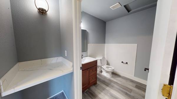 $695 / 517ft2 - ✨ Commercial Office Space | Move-In Special – Deposit Only $595 (Redding)63972529558019123