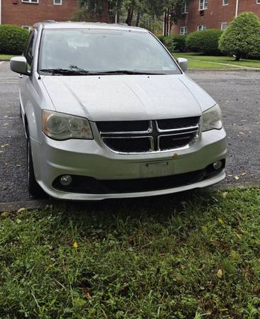 Dodge grand Caravan 2012 Clean Title - $3,900 (Poughkeepsie)63436938405251123