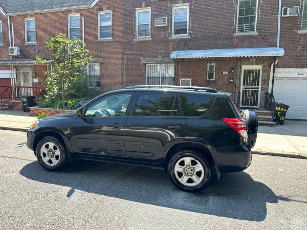 2011 Toyota Rav 4 AWD - $3,900 (Sheepshead Bay)63654708815235121