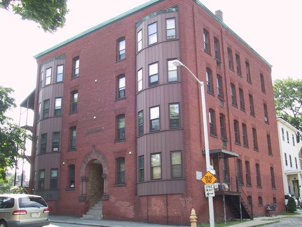 Worcester 2 Bedroom 1 Bath Condo near WPI MCPHS Hospitals ModernDelead 1