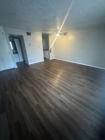$759 / 460ft2 - A unique fusion of convenience and luxury. Available now! (Corpus Christi)64036541194498122