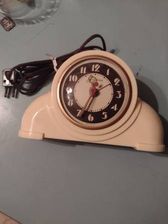 SESSIONS bakelite electric clock 1