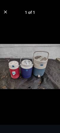 Picnic jugs 1