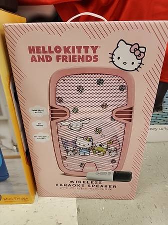 Hello Kitty and Friends Wireless Speaker & Microphone 1