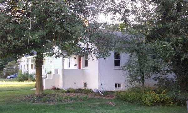 Private driveway, plenty of on-street parking. 1