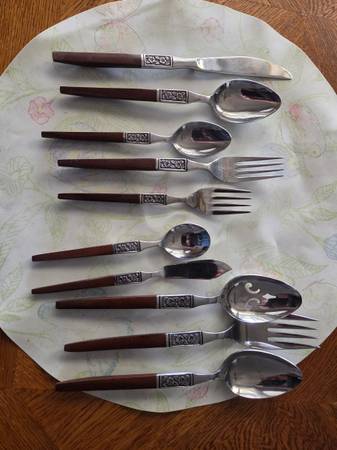 Ekco Silverware Set 1