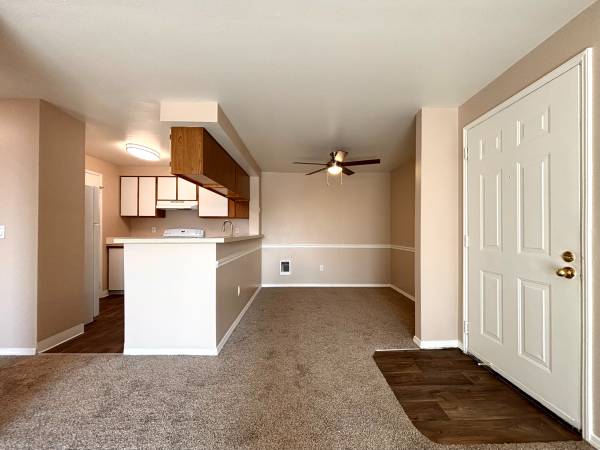 $1,625 / 2br - 880ft2 - This 2 Bedroom Apartment is Perfect For You! (SE 90th and SE Causey)63831464534147121