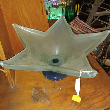 art glass star pedestal bowl 1