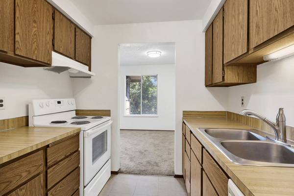 $1,700 / 2br - Two Bedrooms Close To WWU! (Bellingham)63935321202691122