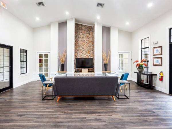 $1,335 / 2br - 1010ft2 - Rent Credit Reporting Service, in Brandon FL, 2/BD 2/BA (1911 Brandon Crossing Cir, Brandon, FL)63976137140739124