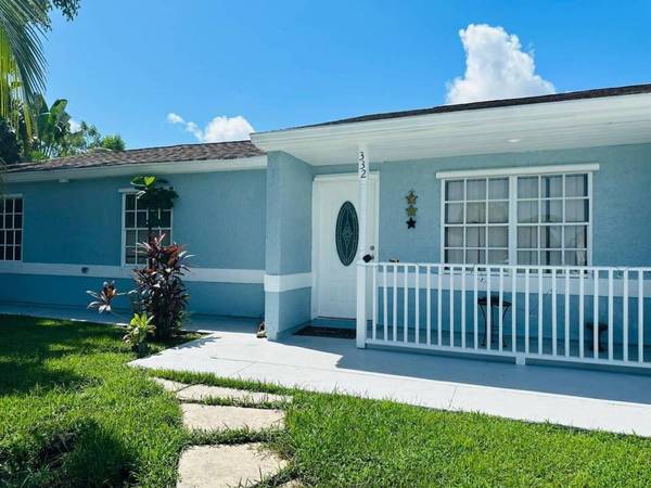 $549,000 / 3br - OWNER FINANCE THIS BEAUTIFUL POOL HOME ON THE WATER WITH 10% DOWN (PORT ST LUCIE)63799984512643120