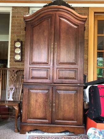 Entertainment (TV, Stereo, Computers, etc.) Armoire 1