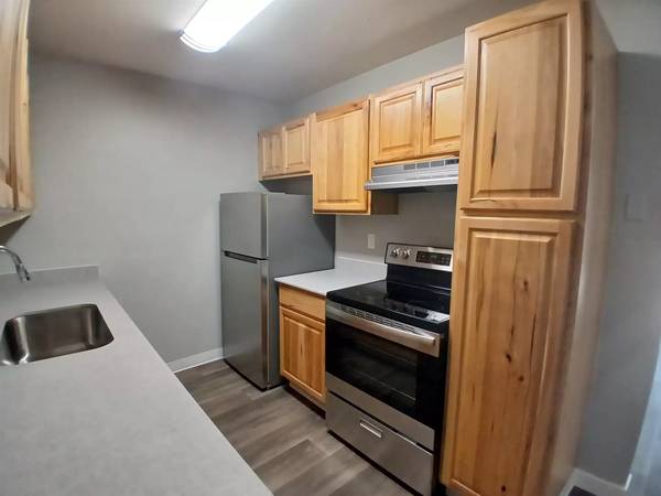 $1,850 / 2br - 860ft2 - 2 BR, 1 BA. Bring your pets! They will love it here! Visit us today! (Kent)63944961276290124