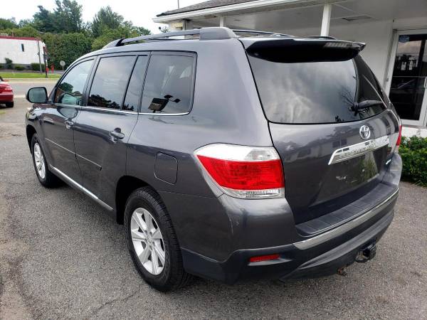 2011 Toyota Highlander Base 4WD COMPLIMENTARY 3 MONTH WARRANTY! - $11,900 (+ AUTO BANK II - GOOD/BAD/NO CREDIT OKAY!)63487240045313124