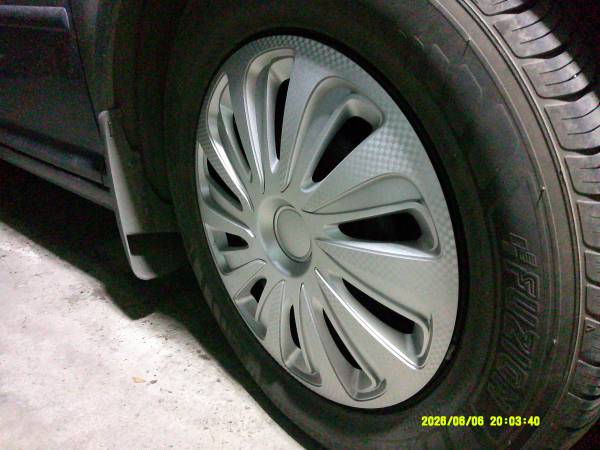 like new 15inch wheel covers 1