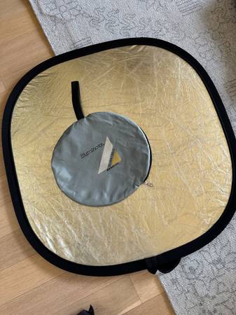 Westcott silver/gold light reflector 1