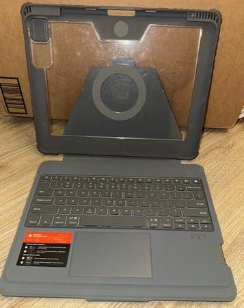 iPad case - BT Keyboard 1