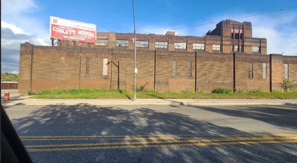 $1,450,000 / 350000ft2 - Off Market Warehouse Across From Amazon (Cleveland)63924296064258121