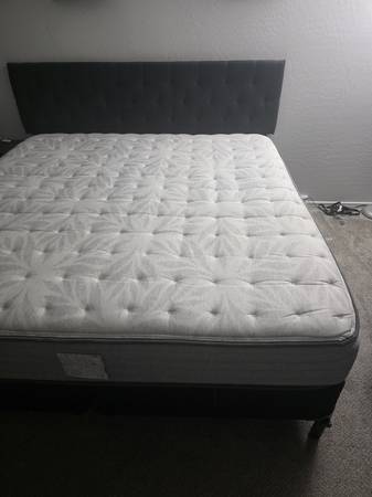 Sealy posturepedic King Mattress | BoxSprings & Headboard 1