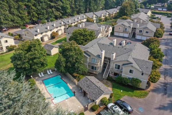 $1,875 / 2br - 950ft2 - Admite mascotas *Pueden aplicarse restricciones, Piscina al aire libre de temporada, Vistas63808008161411120