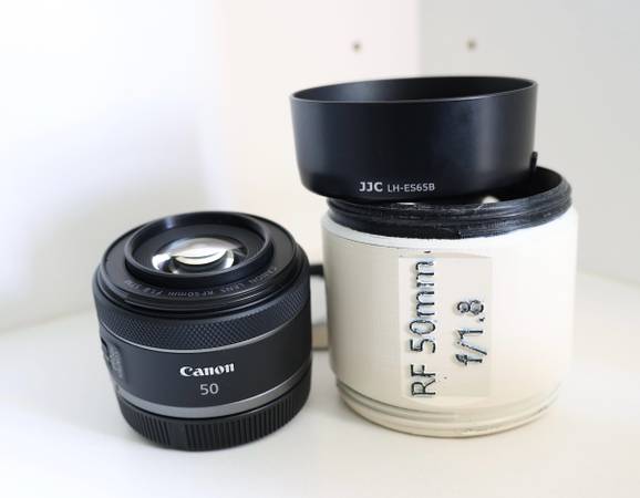 RF 50mm 1.8 STM with Hood & Case 1