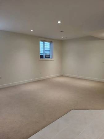 1BR Spacious Basement Suite, 870 Sqft 5