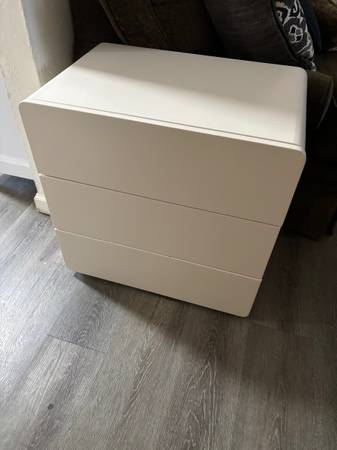 3 drawer dresser, end table 1
