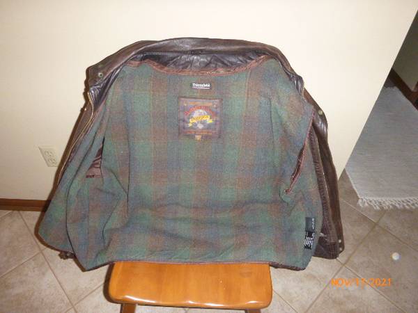 Men's brown leather jacket - $75 (New Berlin)63471407682561121