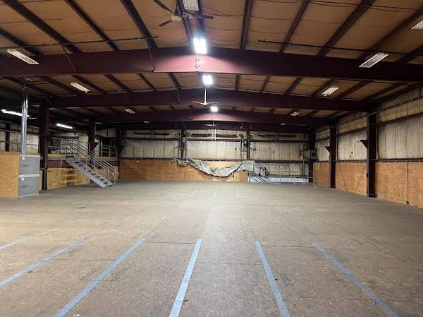 $1 / 9600ft2 - 9,600 SF SECOND FLOOR COMMERCIAL SPACE FOR LEASE (Somersworth NH)63931657251202120