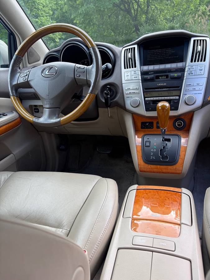 Lexus RX350 - new inspection, 1-owner, 57 svc records, needs some work