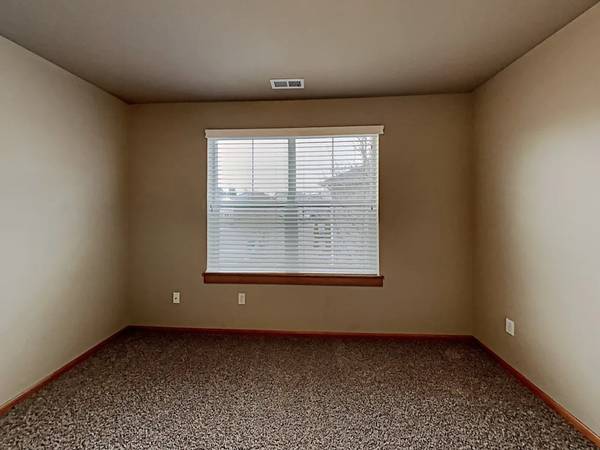 $2,400 / 4br - 3045ft2 - Casa en Puyallup 4 habitaciones 2.75 baños (Puyallup)63852481788931123
