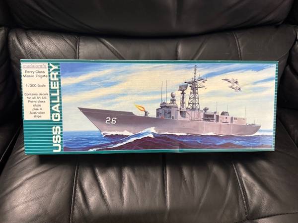 Vintage ModelCraft U.S.S. Gallery Missile Frigate 1:300 Scale Plastic 1